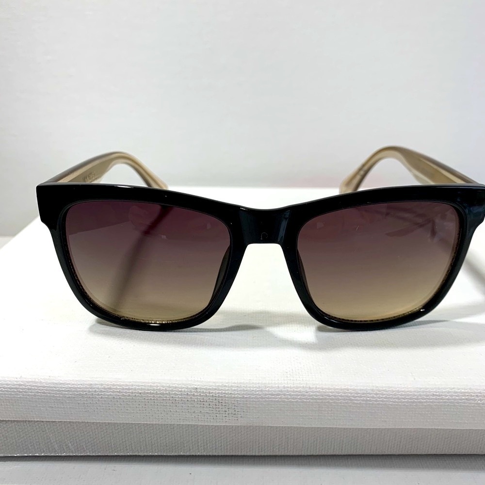 Nine West black oversized wayfarer sunglasses